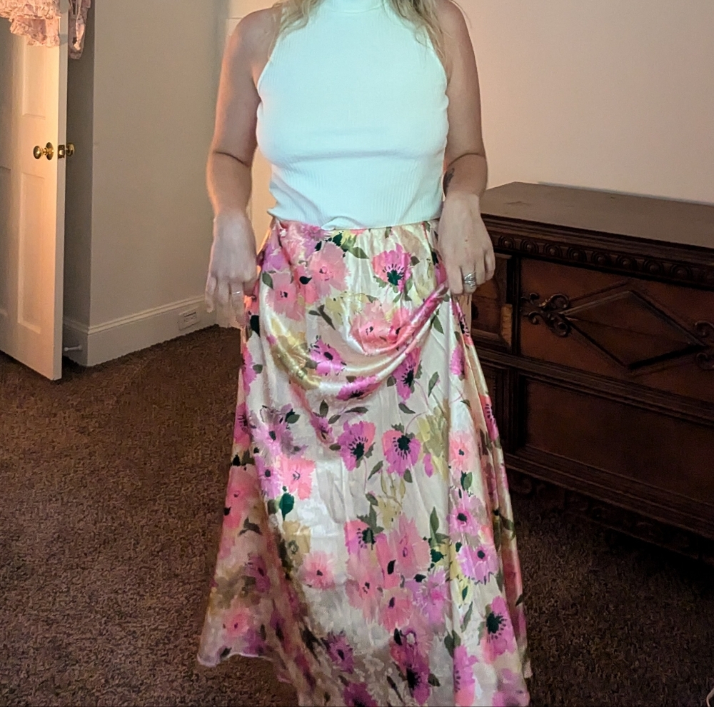 VENTI6 Floral Skit